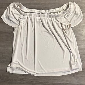 Jules & Leopold Off-Shoulder Cream Blouse